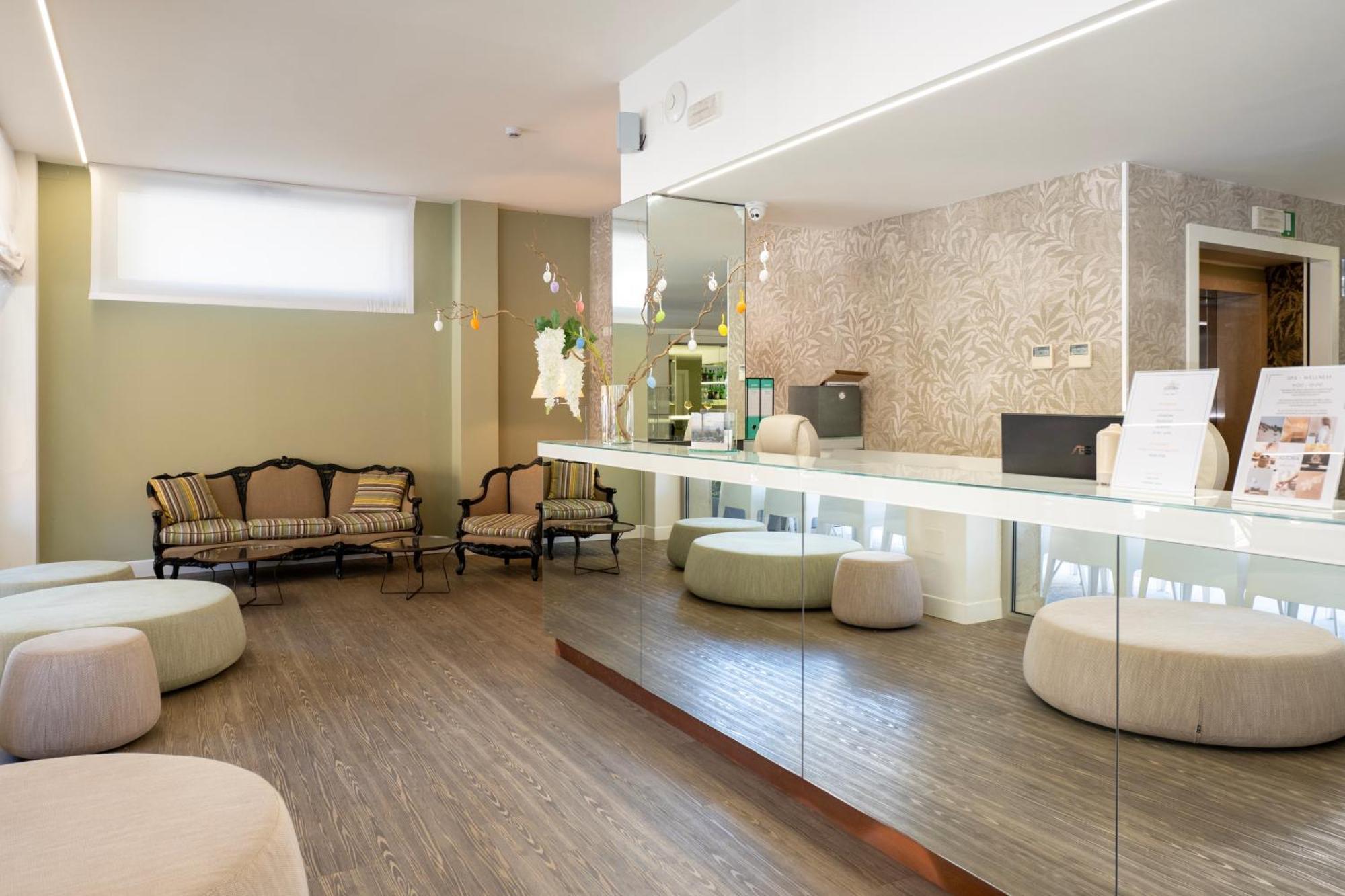 Hotel Astoria Caorle Bagian luar foto