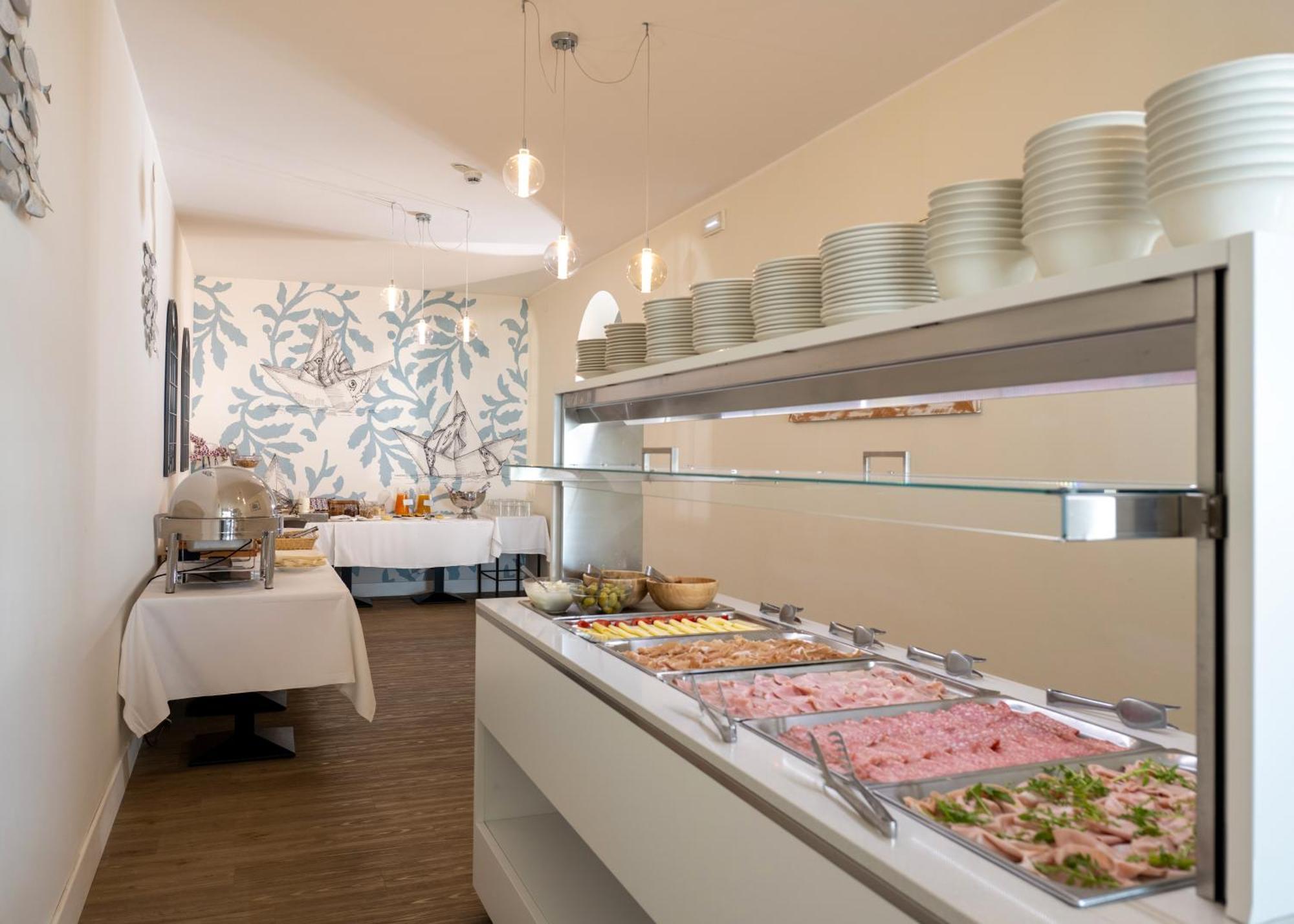 Hotel Astoria Caorle Bagian luar foto