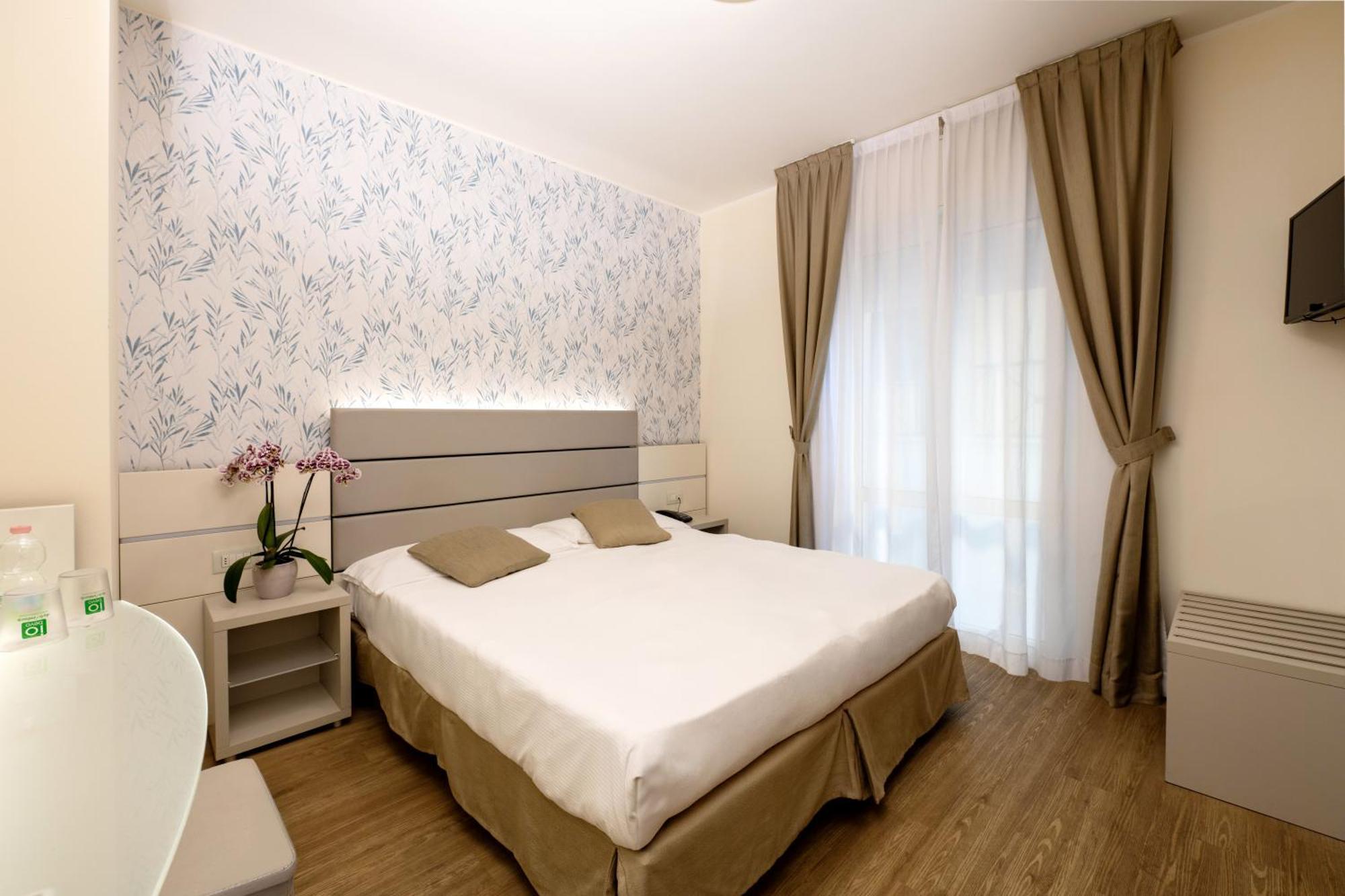 Hotel Astoria Caorle Bagian luar foto